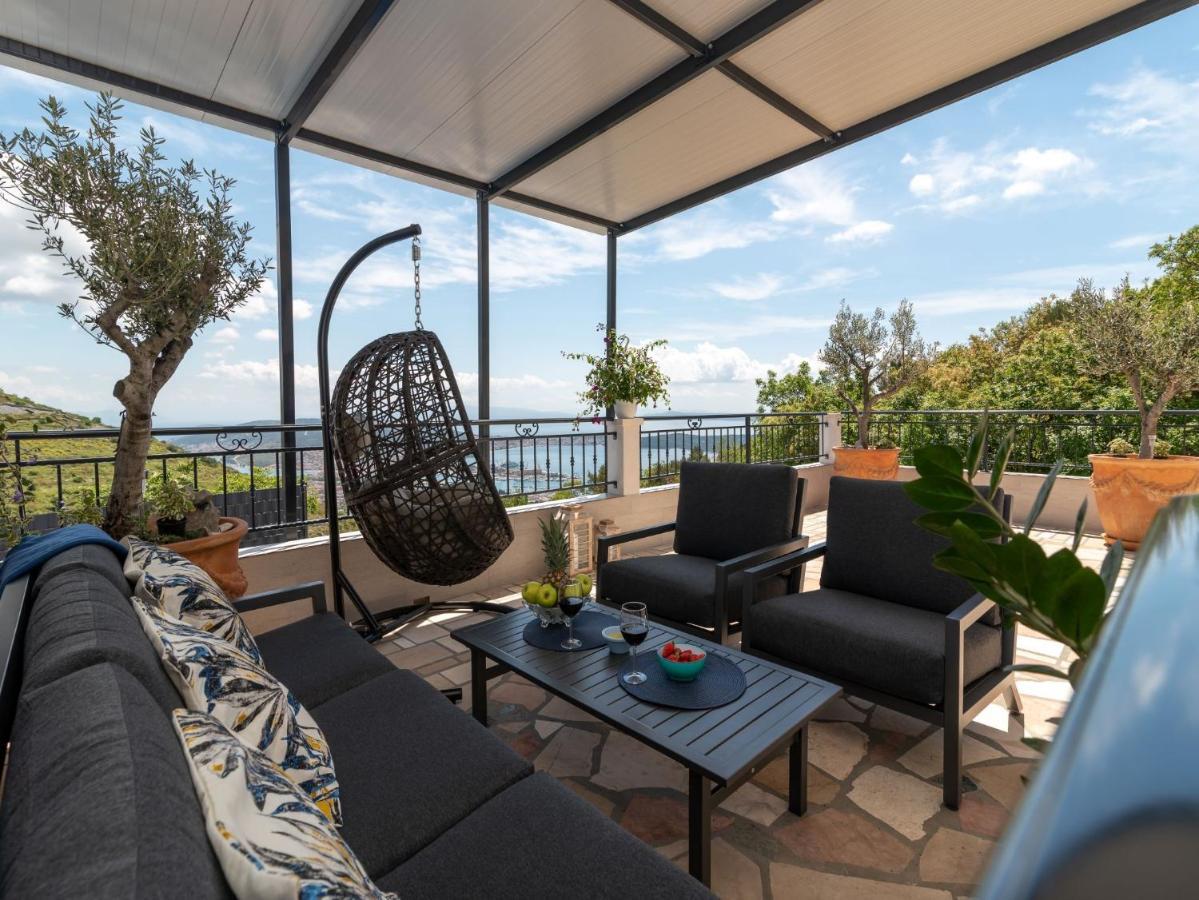 Scenic Sea View,Three Bedroom Villa With Pool 트로기르 외부 사진