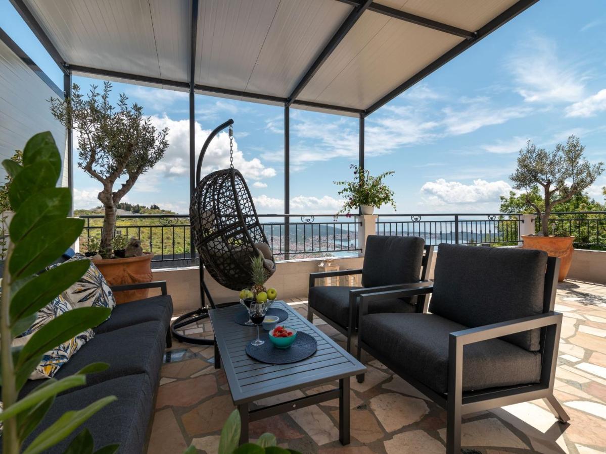 Scenic Sea View,Three Bedroom Villa With Pool 트로기르 외부 사진