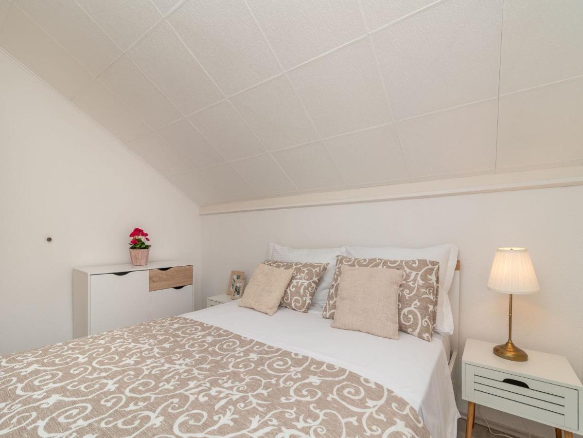 Scenic Sea View,Three Bedroom Villa With Pool 트로기르 외부 사진